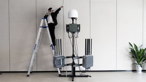 Mua Phạm vi đầy đủ 70MHz-6GHz Thiết bị phát hiện và nhiễu máy bay không người lái cố định với 1 N siêu nhiễu 10km Khám phá và khoảng cách nhiễu 3km sản xuất trực tuyến
