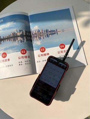 Máy dò máy bay không người lái có thể đeo 300MHz-6000MHz ăng-ten băng thông đầy đủ